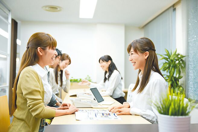 俄乌战争景气循环变化快速，专家建议，投资要分散风险，成长、价值、平衡型资产都要兼备、缺一不可。（全球人寿提供）