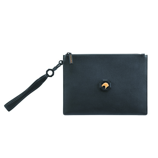 义大利精品Stefano Ricci手拿包，5万元。（Stefano Ricci提供）