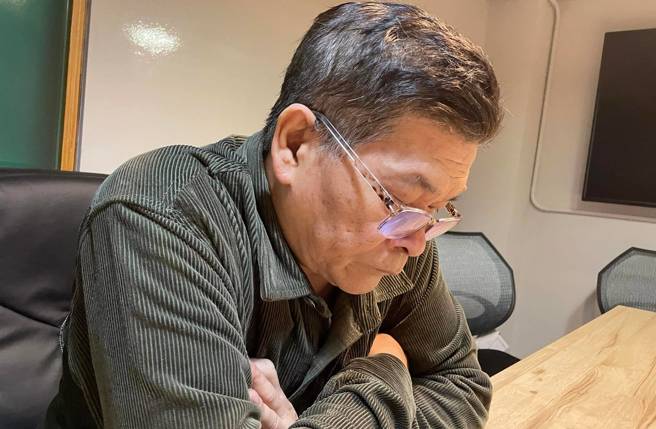 澎恰恰本月初演舞台劇時不慎跌倒，傷勢至今難痊癒，連正常走路都困難，只能忍痛決定，接下來高雄場演出是最後一次登台。(翻攝自澎恰恰臉書)

