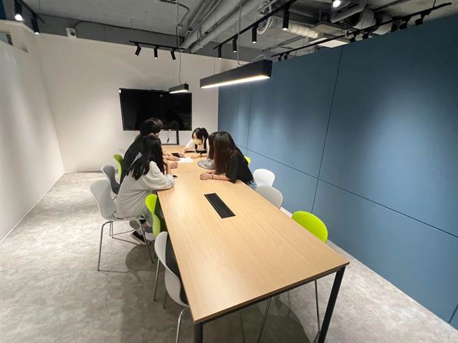 弘光科大图书馆改造，规划开放式讨论区。（陈淑娥摄）