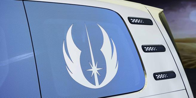 ID. Buzz Light Side Edition光明面版的车身涂装，设计灵感来自欧比王上衣的色调。（VW提供）