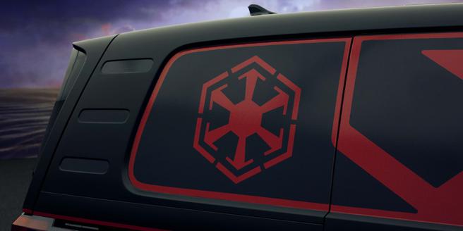 ID. Buzz Dark Side Edition黑暗面版的车身涂装，採用黑、红搭配出让人有不祥感受的色调。（VW提供）