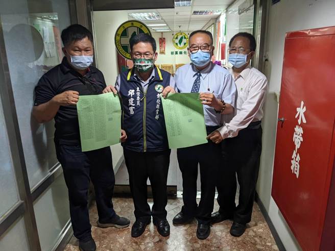 2022年底选举号角响起，民进党彰化县党部月初开始受理参选人领表登记作业，儘管过程争议不断，但在主委邱建富与临时执委会的详细讨论下，提名单正式出炉，全县26乡镇市长共提名12个参选人。（民进党彰化县党部提供／吴建辉彰化传真）