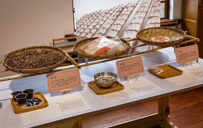 新竹市市定古蹟「新竹少年刑务所演武场」即日起推出「滋味篇」展览，带领民眾认识新竹的美食文化。（新竹市政府提供／陈育贤新竹传真）