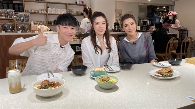 小禎（右）與理科太太分享感情觀。（TVBS提供）