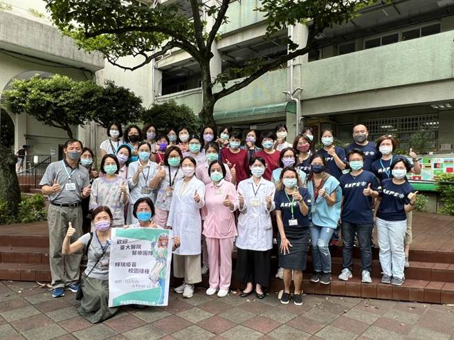 臺大医院全力协助儿童及青少年施打新冠疫苗。图台大提供