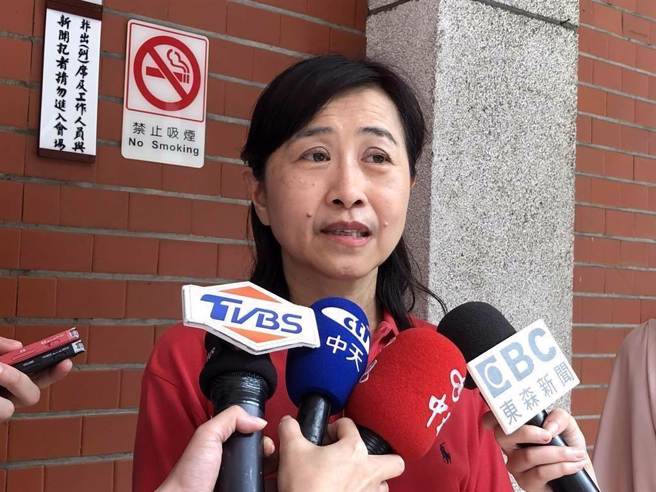 國民黨立委林奕華指出，因疫情影響，各縣市高中職以下學校幾乎陸續停課，學生居家上課，校園營養午餐業者不僅被臨時取消供餐，食材損失得自己吸收，日前經濟部公布的紓困對象還把團膳業者排除在外，讓苦撐的團膳業者找她陳情，要求教育部儘快訂出疫情期間的停餐標準。（資料照/趙婉淳攝）