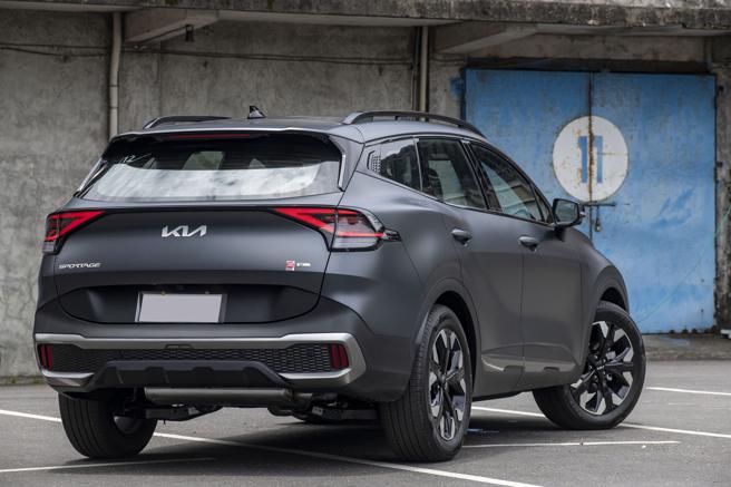 Kia Sportage以前瞻創新思維塑造前衛休旅風貌，挑戰進口SUV新境界。（陳大任攝）