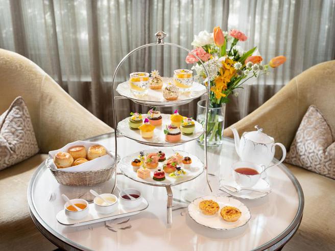 （以当令芒果入馔，台北文华东方酒店青隅推出「沁夏香芒」下午茶飨宴。图／台北文华东方酒店提供）