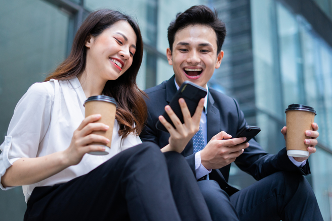 運勢命理網站公布12生肖6月事業運，屬虎、蛇、羊、狗、豬的人工作最順遂。（示意圖／shutterstock）