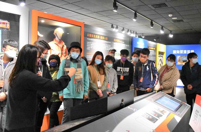 （「台湾高铁2022暑假营队」将安排学员参观「台湾高铁探索馆」，透过高铁文物及有趣的互动装置，了解精采的高铁故事。图／台湾高铁提供）