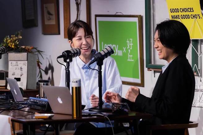 路嘉欣和趙逸嵐主持越來越有默契。 (攝影師張皓雯提供)