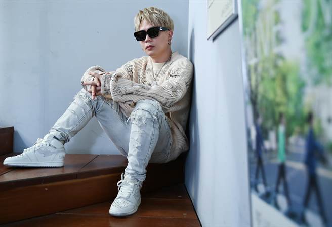 蕭秉治期許新專輯《狂人》受到歌迷喜愛。（陳俊吉攝）