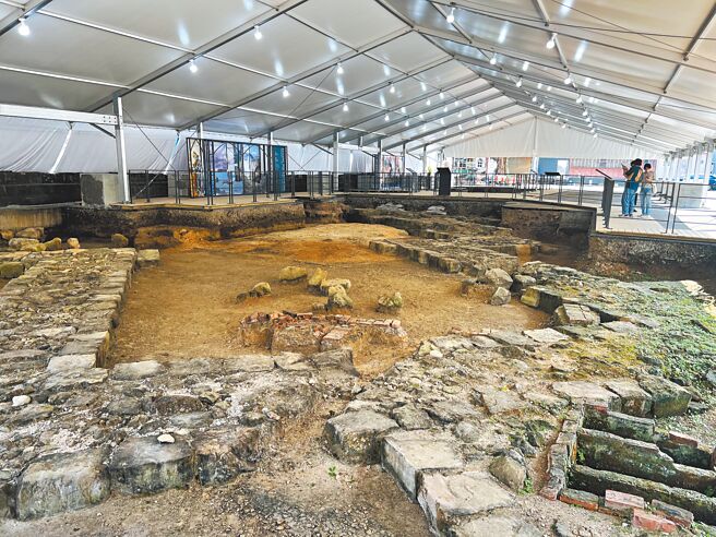 基隆市文化局於和平島「西班牙諸聖教堂考古遺址」策展，將首次在2022城市博覽會對外亮相。（陳彩玲攝）