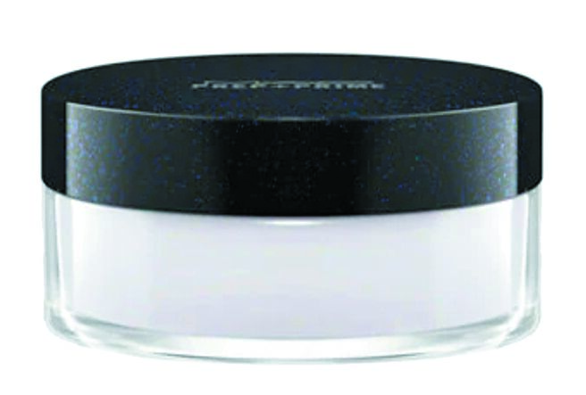 M.A.C的定妝蜜粉威力強大，這款毛孔隱形粉更是視為定妝必備，1120元。（M.A.C提供）