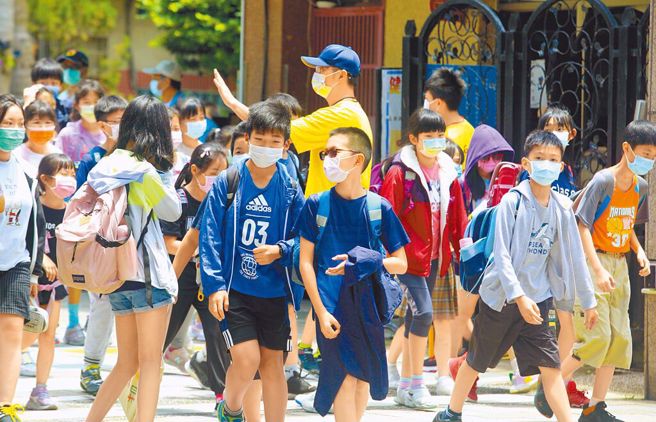 疫情严峻 嘉县高中以下远距教学延长至12日（示意图/张铠乙摄）