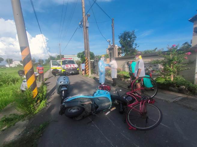 台南市林姓老翁確診居家照顧期間竟騎腳踏車外出發生車禍恐將被罰。（讀者提供／洪榮志台南傳真）