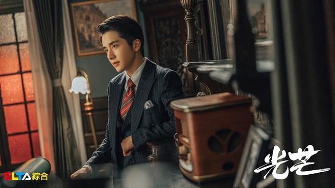 張新成在劇中「神發展」3集升職5集結婚。（愛爾達提供）