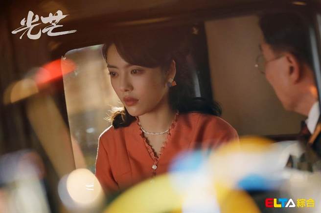 蔡文靜因劇中艱澀台詞淚灑片場。（愛爾達提供）