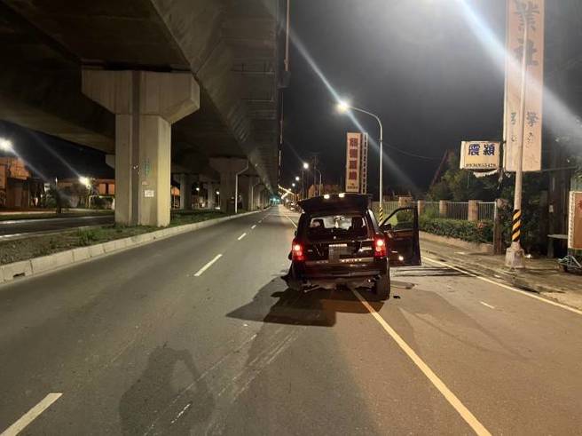 张姓督察于仁武区发生车祸，酒测值超标高达1.0MG／L。（翻摄照片／高雄洪靖宜传真）