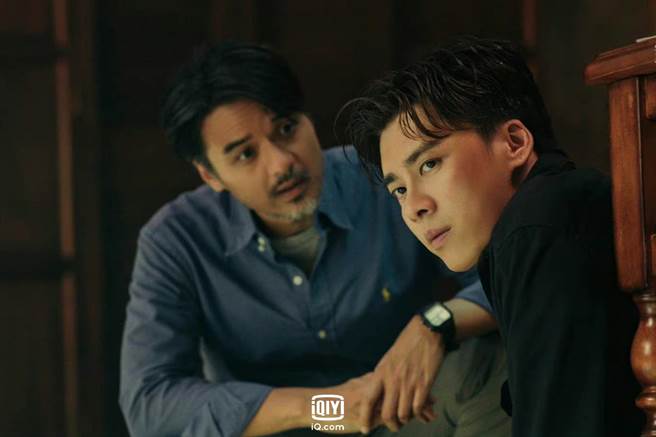 馮德倫、李易峰一明一暗攜手偵破毒販集團。（愛奇藝國際提供）