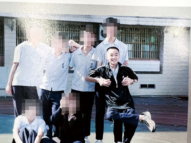 在AT-3坠机意外中身亡的飞官徐大钧，国中个性活泼，想法独特，是班上的开心果。（李奇叡摄）