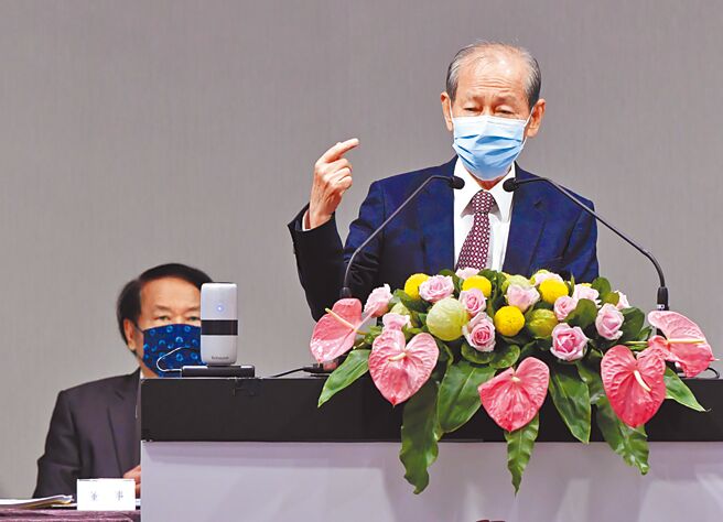 台塑石化董事长陈宝郎估今年全年油价每桶达100美元以上。（王德为摄）