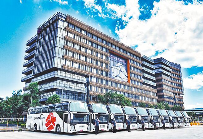 雄狮集团宣布启动大规模徵才，首批开出逾500个职缺，目标是将集团人力恢復至疫情前。图为雄狮总部外观。（雄狮提供）