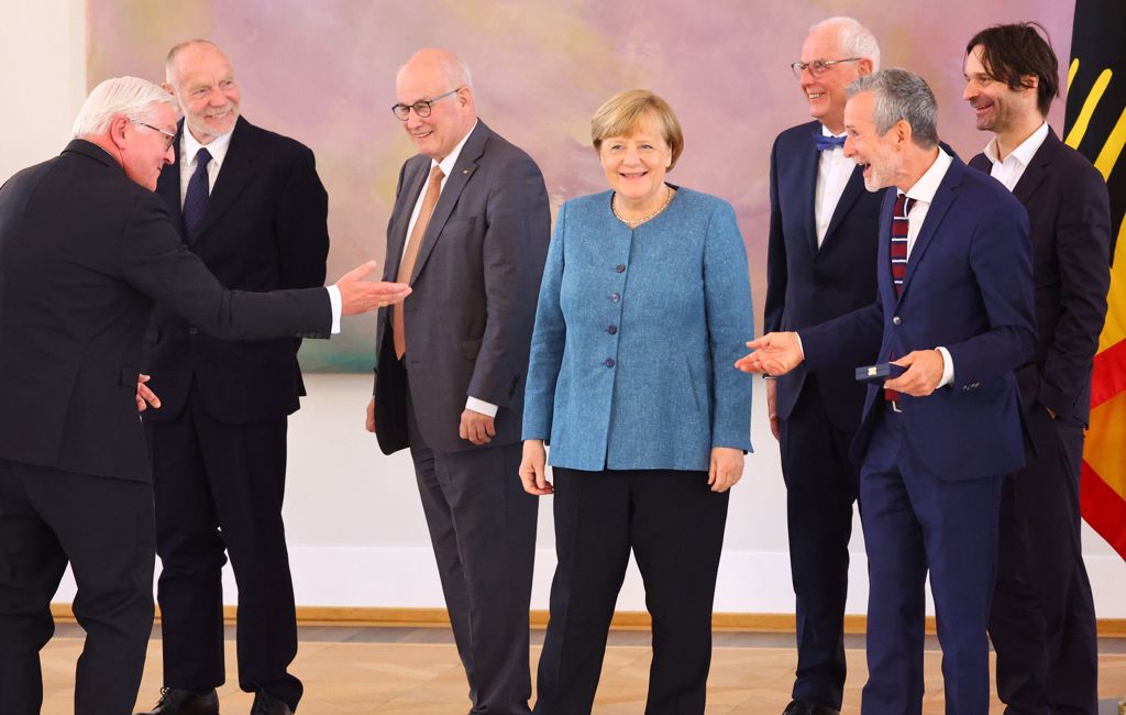 德国前总理梅克尔（Angela Merkel , 中）（图/路透）(photo:ChinaTimes)