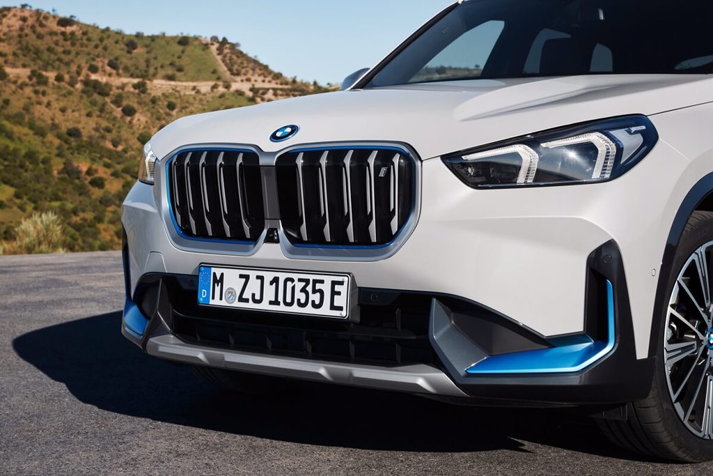BMW大改款X1與新車系iX1亮相！各項優化提升操控性能，不受車身尺碼增加影響 (圖/CarStuff)