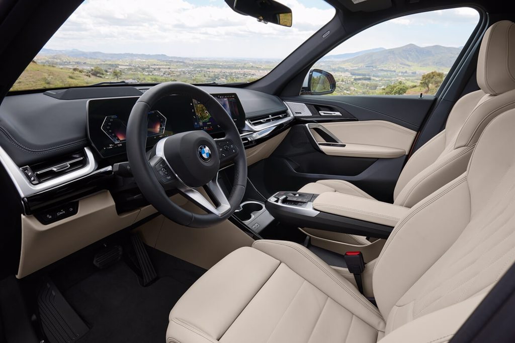 BMW大改款X1與新車系iX1亮相！各項優化提升操控性能，不受車身尺碼增加影響 (圖/CarStuff)