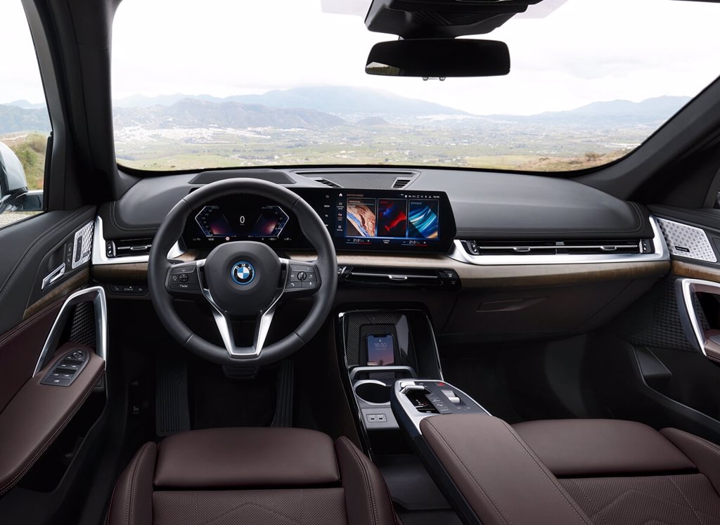BMW大改款X1與新車系iX1亮相！各項優化提升操控性能，不受車身尺碼增加影響  (圖/CarStuff)