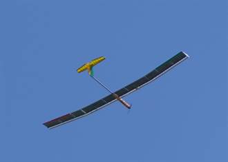 虎尾科大太陽能無人機飛行逾15小時 打破全台紀錄