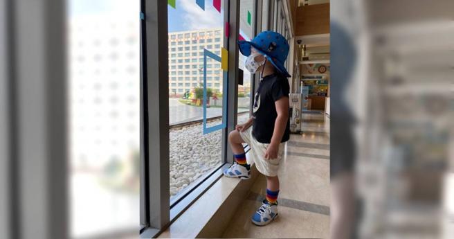 男童孟孟带着家人最深的盼望来到世上，爸爸承诺要带他出国旅游，他却来不及长大就不敌病毒离世。（图／家属提供）