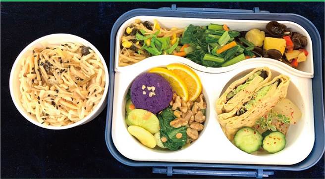 台中慈济医院核子医学科主任陈庆元等指导，採全植物饮食餐盘实行3周21天，慢性病可得到良好控制。（慈济基金会丰原静思堂提供）