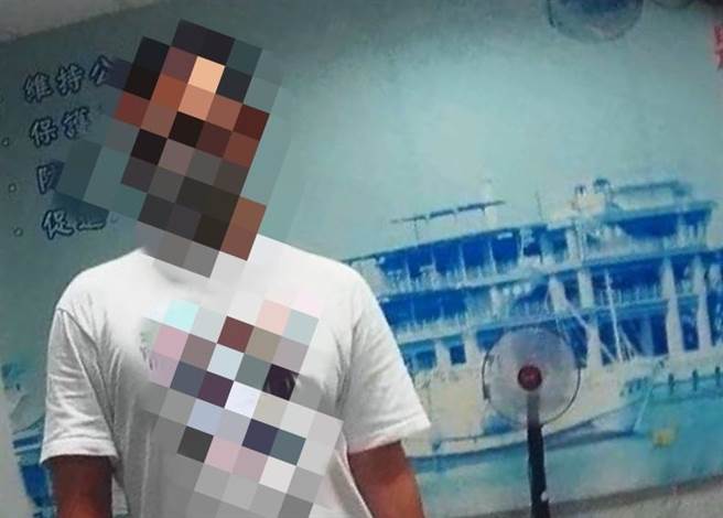 台南黃姓男子把車停在鄉間偏僻路邊抽k菸，車子關燈引擎未熄火，反引起巡邏員警注意。（讀者提供／劉秀芬台南傳真）