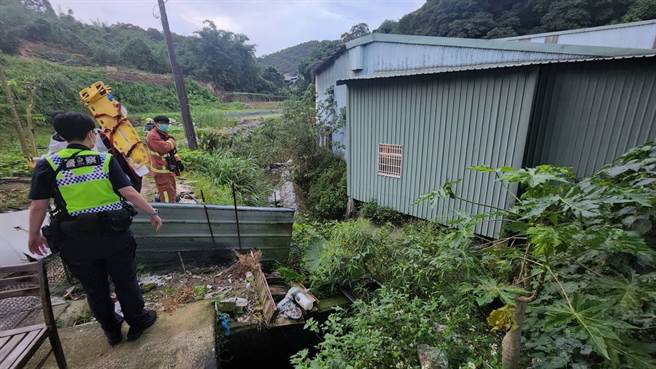 警消获报后赶抵现场救援。（警方提供）