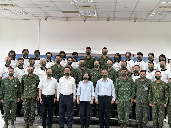 提殉职少尉徐大钧 总统：此刻做这件事是纪念他最好方式。曾薏苹摄