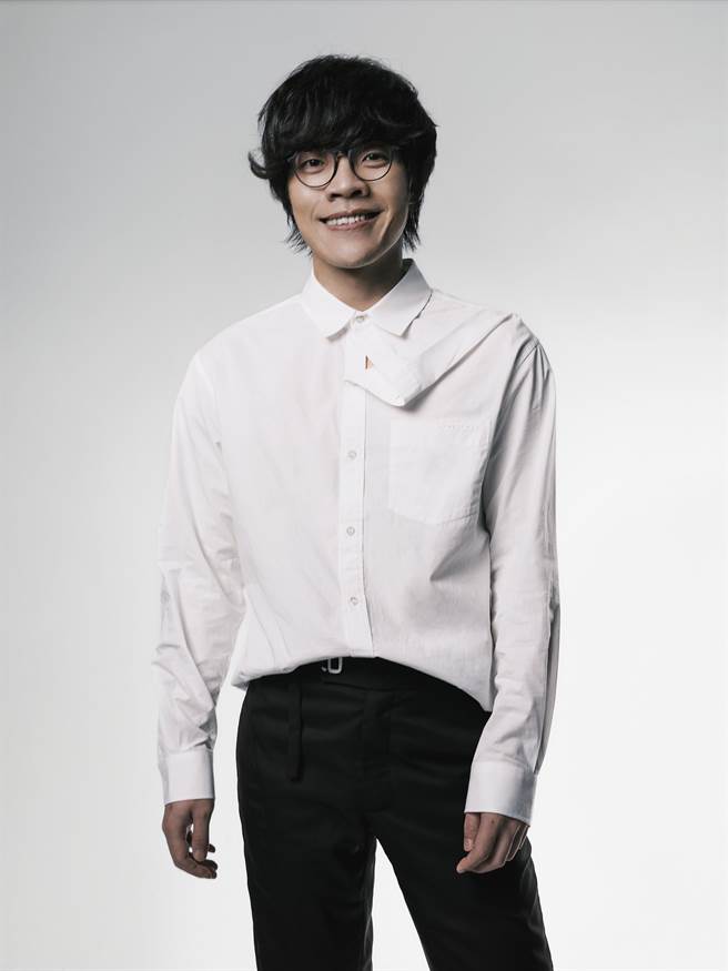 卢广仲以专辑《励志论》入围本届金曲歌王、作曲、编曲、MV等4项大奖。（添翼创越工作室提供）