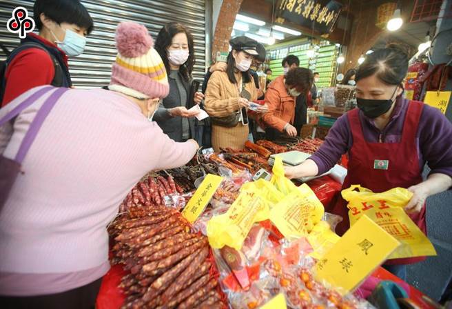 农委会表示，若在防检疫障碍上能够消除，对我双方农产贸易会有进一步帮助，最重要的任务之一就是将我加工猪肉品如肉松、香肠等销往美国。（本报系资料照）