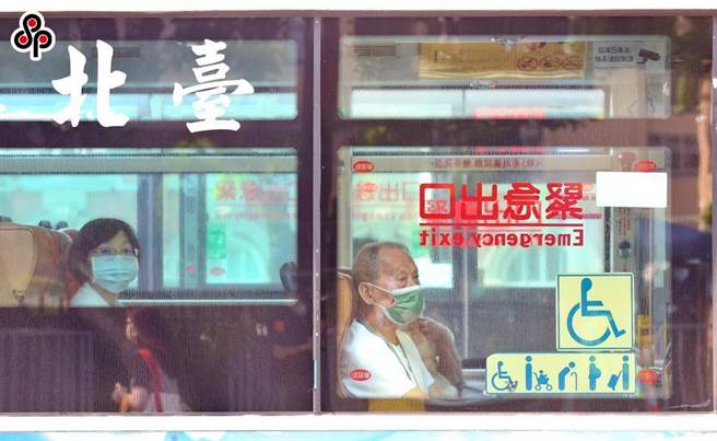 北市公車虧損連連，議員張斯綱籲延長紓困補助至9月底。（本報資料照）