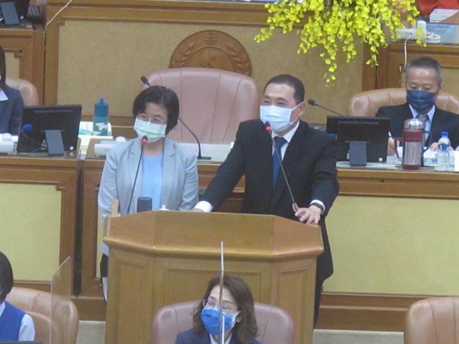 新北市侯友宜表示，增加施打站都当成做善意，但如能让地方能更全面了解，疫苗施打步骤顺序可以更周全。（陈慰慈摄）