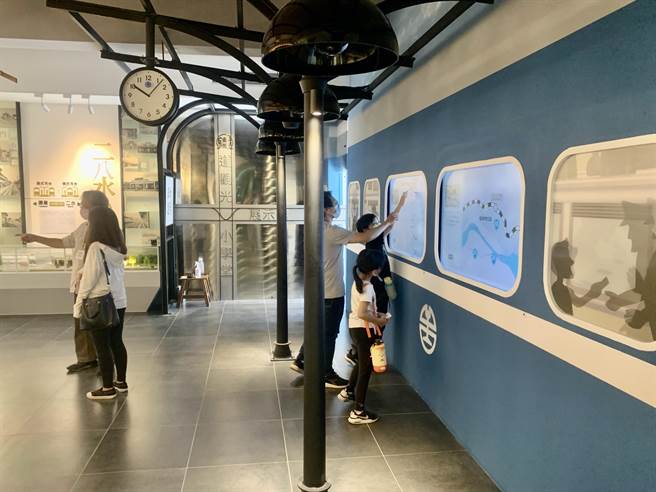 月台上，曾经上演多少悲欢离合的故事。（廖志晃摄）