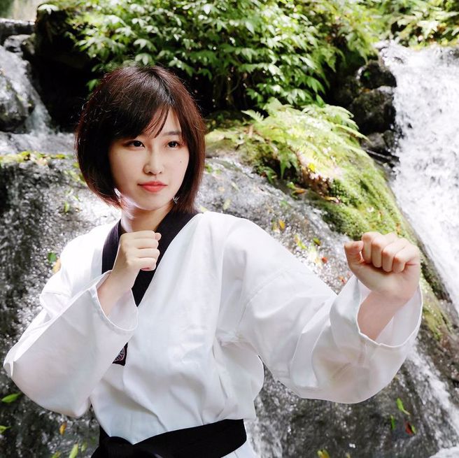 Bonbon练了6年跆拳道很有架势。(图/Bonbon IG)