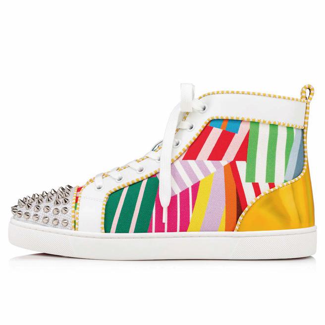 微风南山CHRISTIAN LOUBOUTIN Lou Spikes Orlato男装银色铆钉装饰多彩高筒球鞋，推荐价3万4900元。（微风提供）