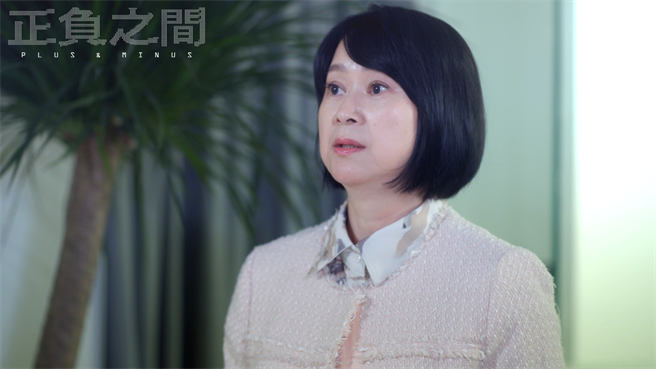 王月力挺已故丈夫李国修爱徒，在戏剧中客串一角。（CATCHPLAY提供）