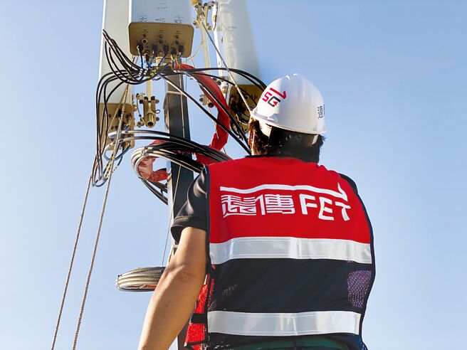 远传率先加入爱立信「电信设备环保回收计画」，至今年底前将汰换3G、4G共计上万站基地台，回收高达98％的电子材料，创造循环经济。图／远传电信提供