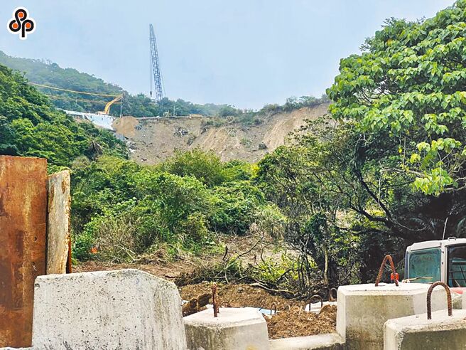 信义区杠子寮发生大规模走山，导致走山的嫌犯遭基隆地检署以违反废弃物清理法提起公诉。（本报资料照／张志康基隆传真）