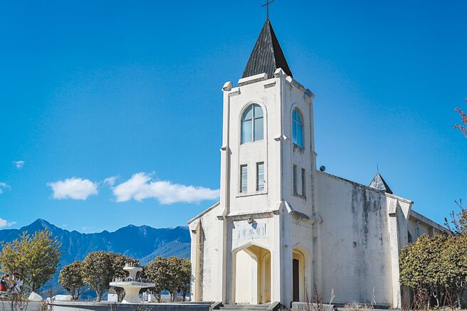 国内最高海拔教堂「梨山耶稣堂」正进行全面修復工程，预计9月竣工启用。（陈淑娥摄）