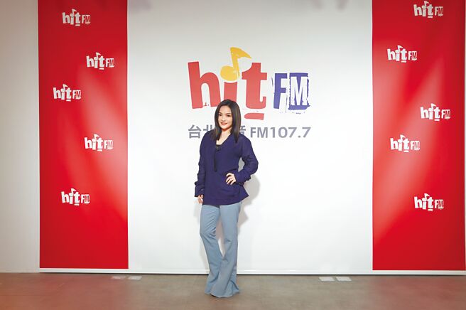 金曲歌后徐佳莹近来忙着宣传新专辑，昨出席电台活动。（Hit Fm联播网提供）